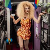 Bottomless drag brunch in Krakow aboard the pink boat