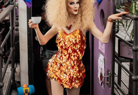 Bottomless drag brunch in Krakow aboard the pink boat